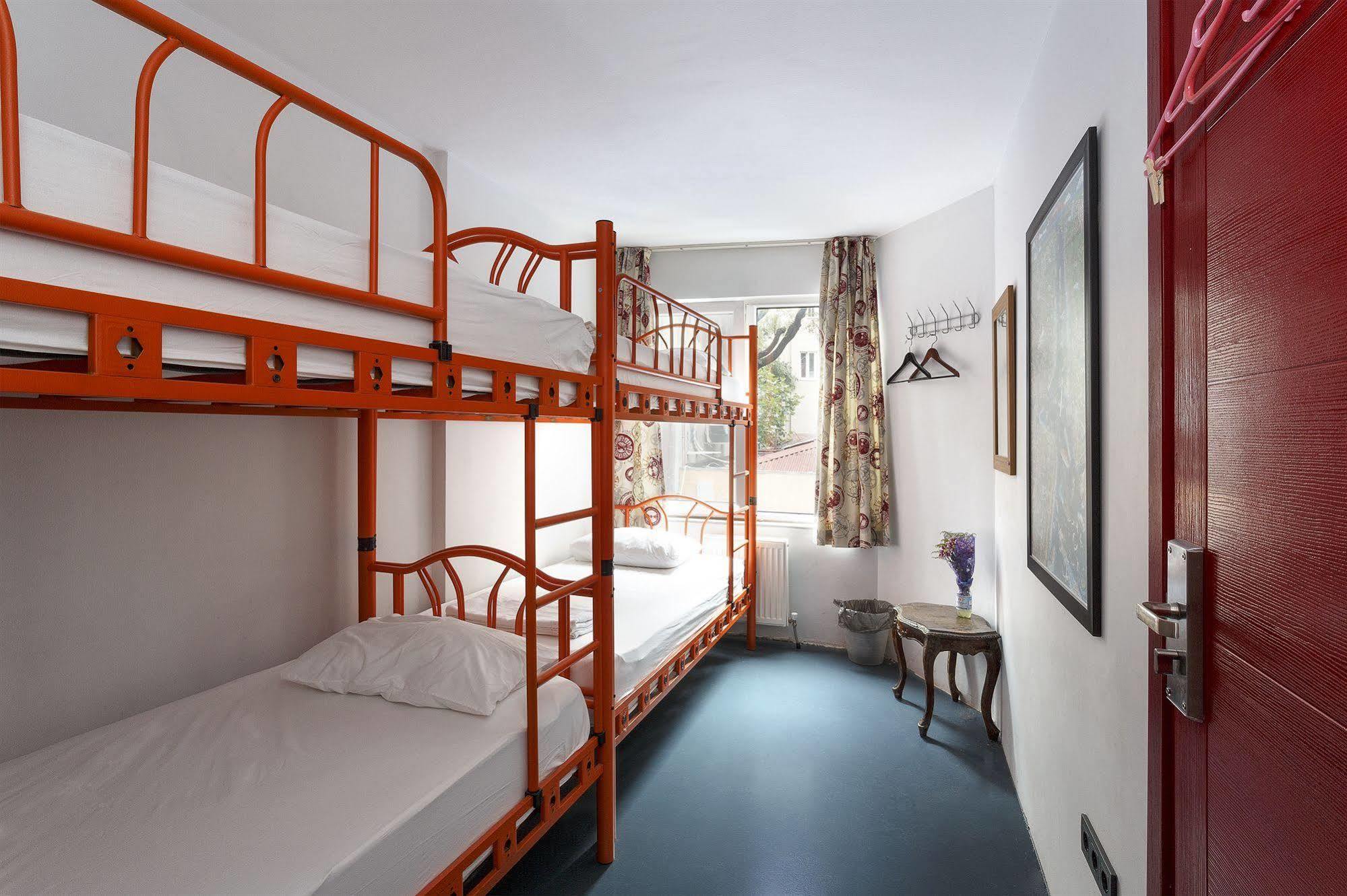 Hush Hostel Moda อิสตันบูล ภายนอก รูปภาพ