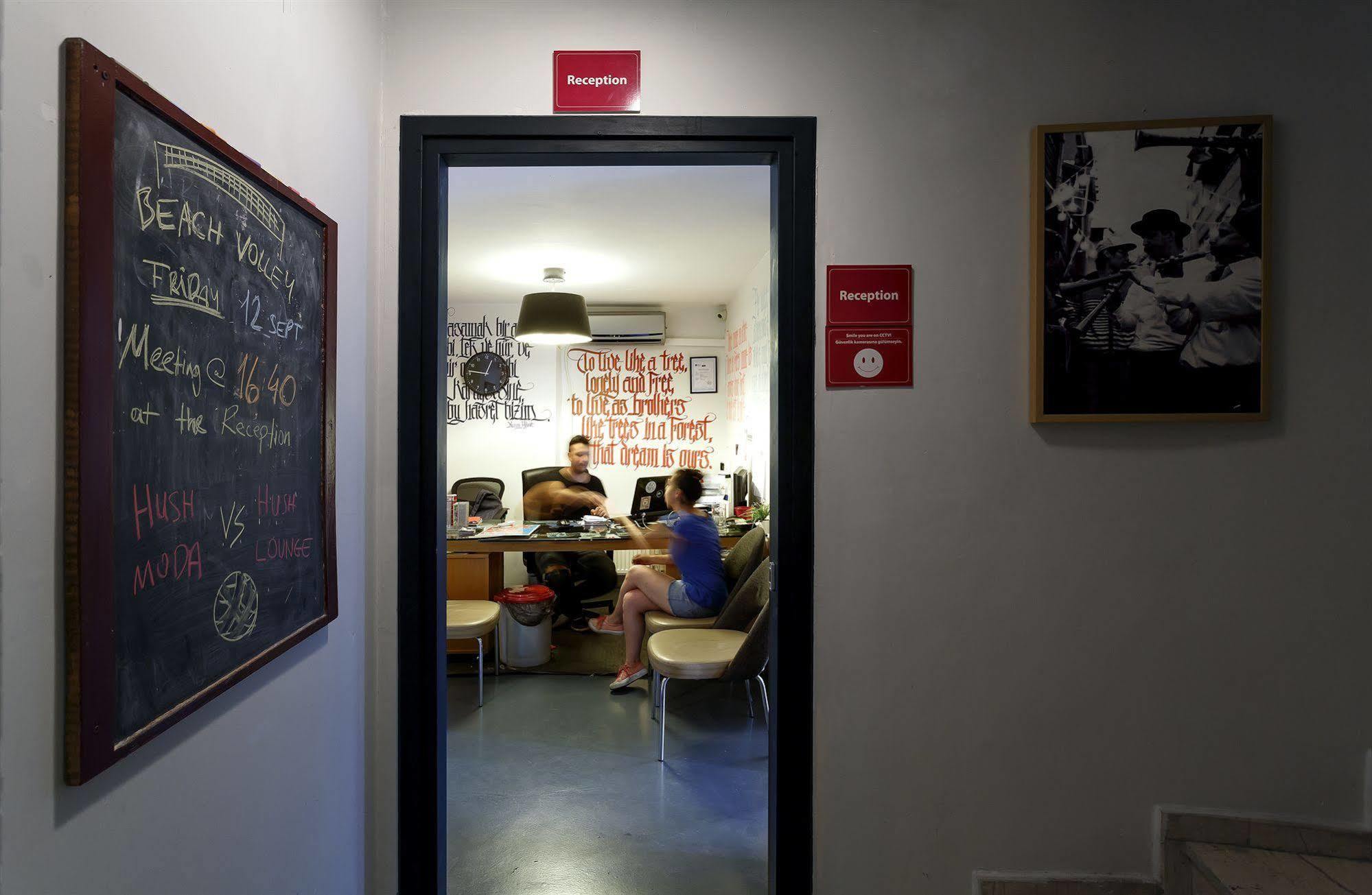 Hush Hostel Moda อิสตันบูล ภายนอก รูปภาพ